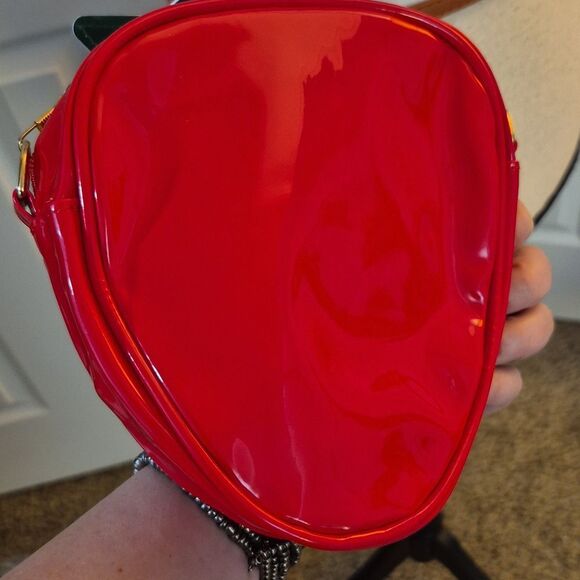 <<3/$30>> Strawberry Shaped Red Crossbody Bag - Picture 6 of 12